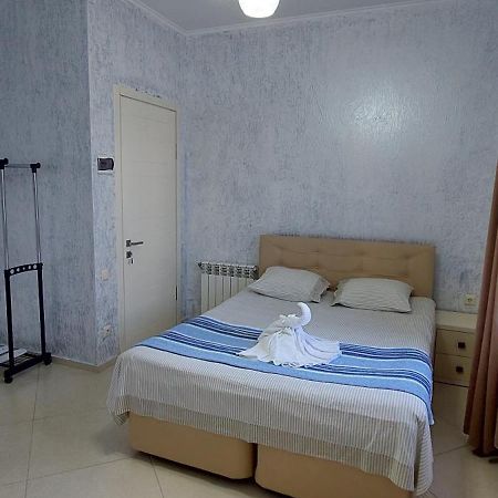 Hotel Ergo バトゥーミ エクステリア 写真