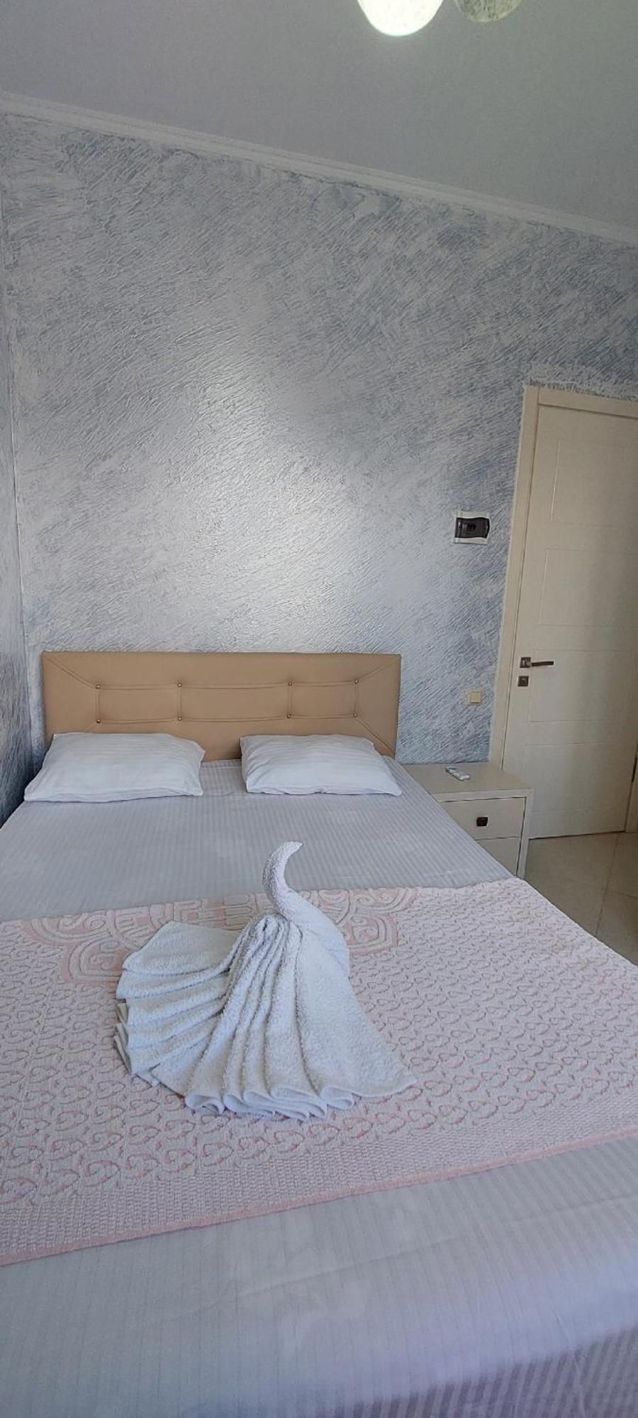 Hotel Ergo バトゥーミ エクステリア 写真