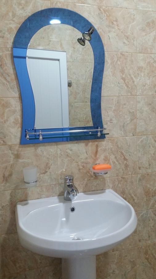 Hotel Ergo バトゥーミ エクステリア 写真