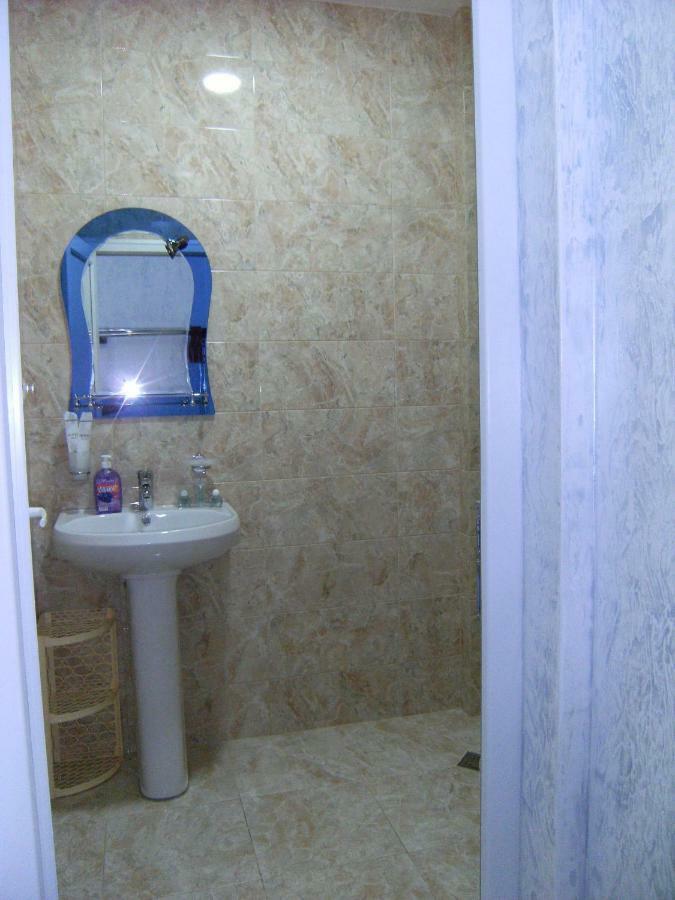 Hotel Ergo バトゥーミ エクステリア 写真