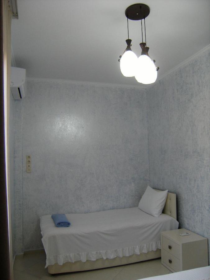 Hotel Ergo バトゥーミ エクステリア 写真
